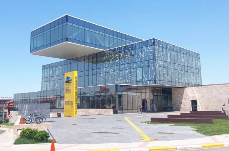 AK Parti Denizli İl Başkanı Subaşıoğlu: "Biz yaptık, siz de yapın. Pamukkale’nin gençlerini kütüphanesiz bırakmayın" 