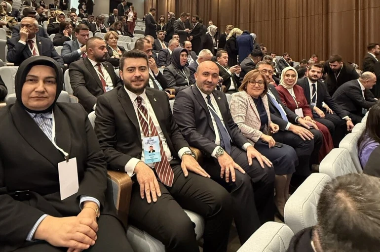 AK Parti Eskişehir Teşkilatı, 175. Genişletilmiş İl Başkanları Toplantısı’na katıldı 