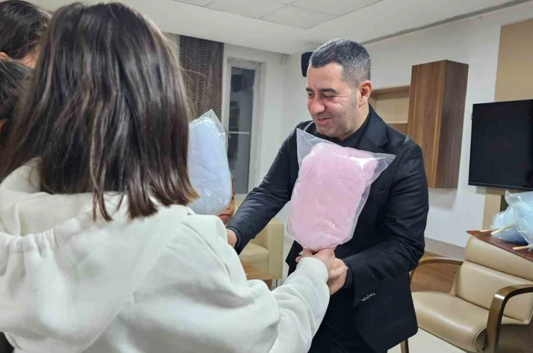 AK Parti Gaziantep Milletvekili Bünyamin Bozgeyik: "23 Nisan çocuklarımızın umudunun sembolüdür" 