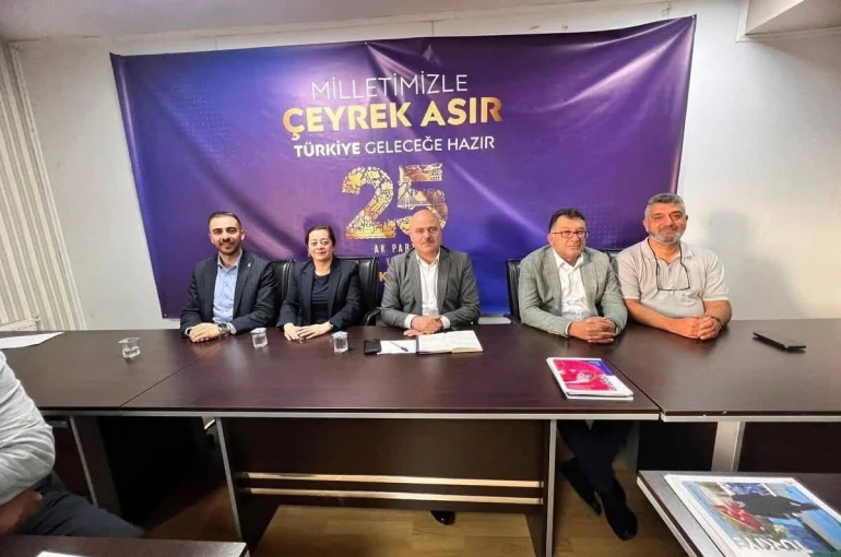 AK Parti Kars teşkilatı toplandı: Saha çalışmaları masaya yatırıldı 