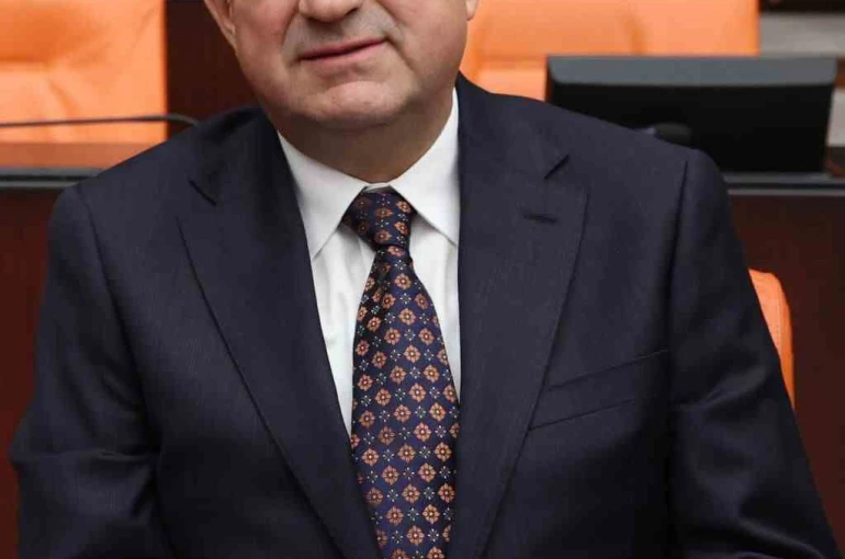 AK Parti Milletvekili Ayhan Gider: Gazetecilik, şehrin hafızasını tutma ve toplumsal meselelere yön verme sanatıdır 