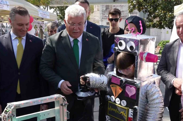 AK Parti milletvekilleri Bakırköy’de sahaya indi 