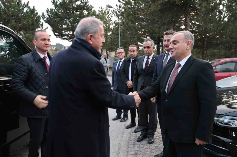 Akar, ERÜ öğrencileri ile iftarda buluştu