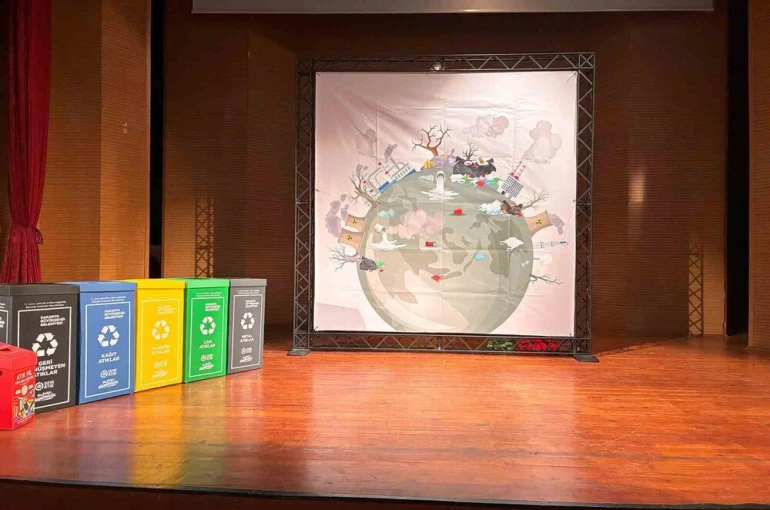 "Akça" tiyatrosuyla minikler çevre bilinci kazandı 