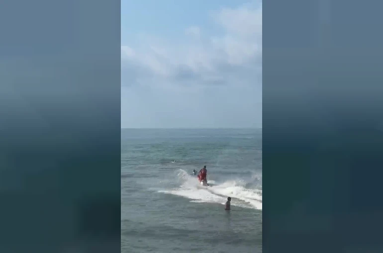 Akçakoca’da 3 kişi boğulma tehlikesi geçirdi