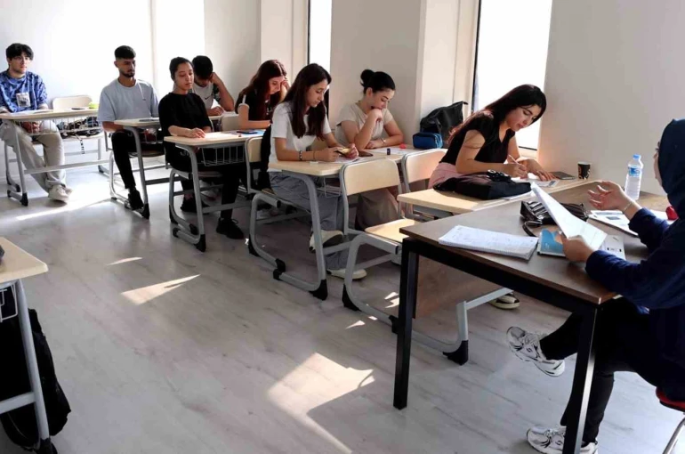 Akdeniz Belediyesinden ücretsiz üniversite hazırlık kursu