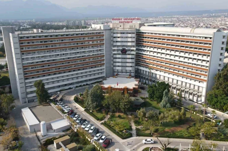 Akdeniz Üniversitesi’nde rahim nakli yapılan hastada organ reddi gelişti