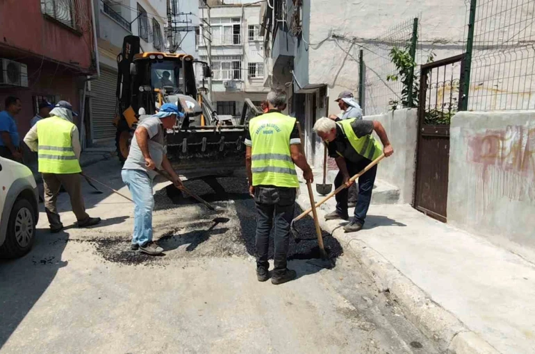Akdeniz’de bozulan yollar için ekipler sahada