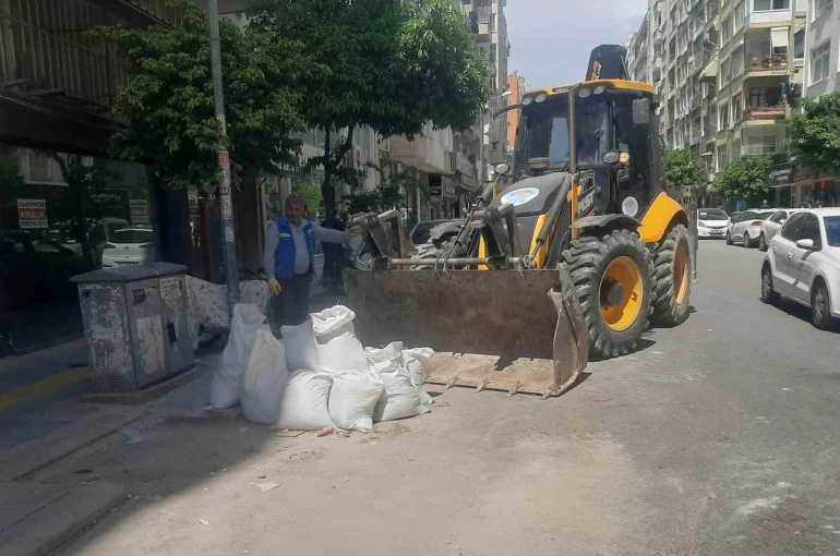 Akdeniz’de moloz ve atık seferberliği sürüyor 