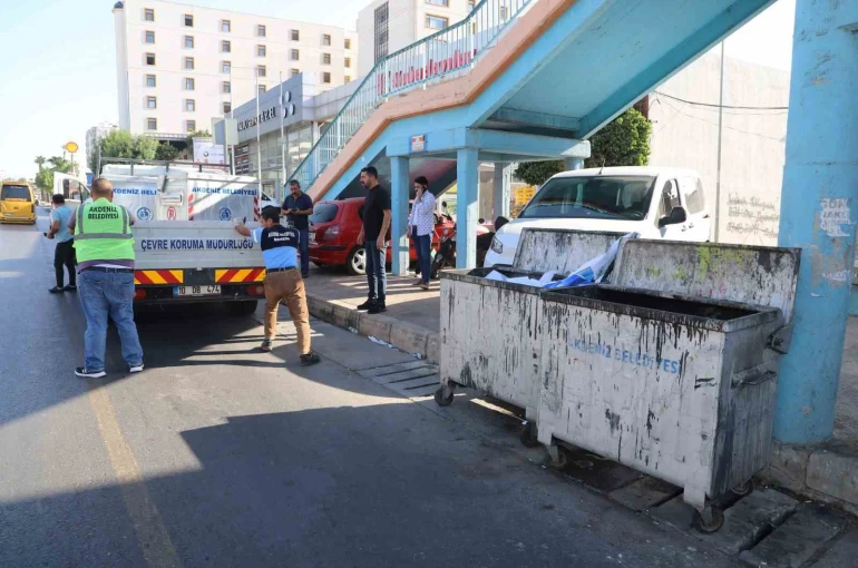 Akdeniz’de yeni çöp konteynerleri cadde ve sokaklara yerleştiriliyor