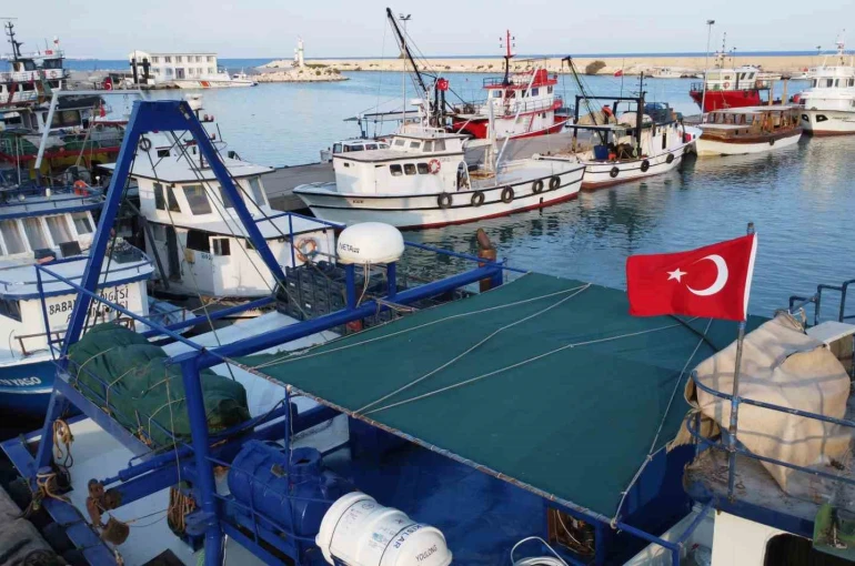 Akdenizli balıkçılar ’Vira Bismillah’ demeye hazırlanıyor 
