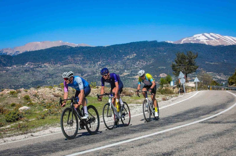 AKRA Gran Fondo Antalya’da pedallar ‘Yeşil Gelecek’ için dönecek 