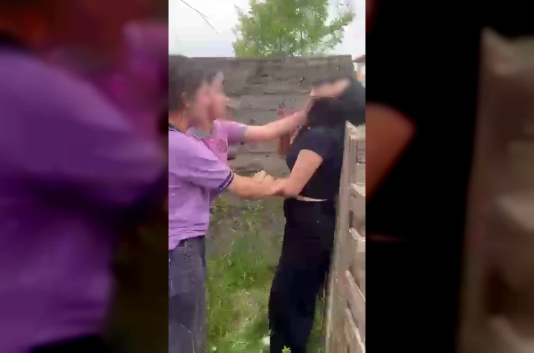 Akran zorbalığı cinsiyet dinlemiyor 