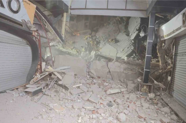 Aksaray Belediyesi’nin kontrolsüz yıkımı az kalsın dükkanları yıkıyordu 