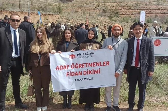 Aksaray’da aday öğretmenler fidanları toprakla buluşturdu 