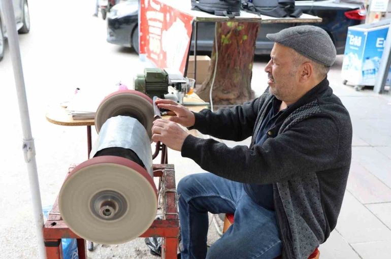 Aksaray’da bıçakçıların kurban mesaisi