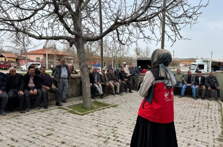 Aksaray’da yaşlılara "Yaşlı Sağlığı ve Aile İçi İletişim" eğitimi veriliyor 