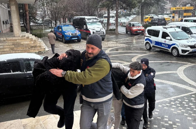 Akşehir'de sahte altın satıcılarına operasyon