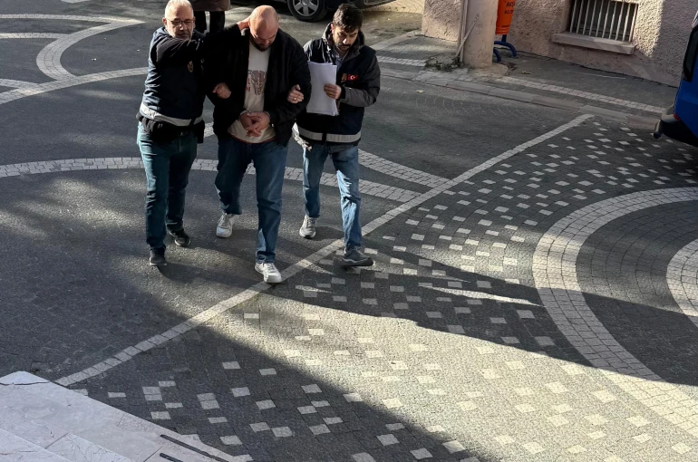 Akşehir'de uyuşturucu tacirlerine operasyon: 1 tutuklama