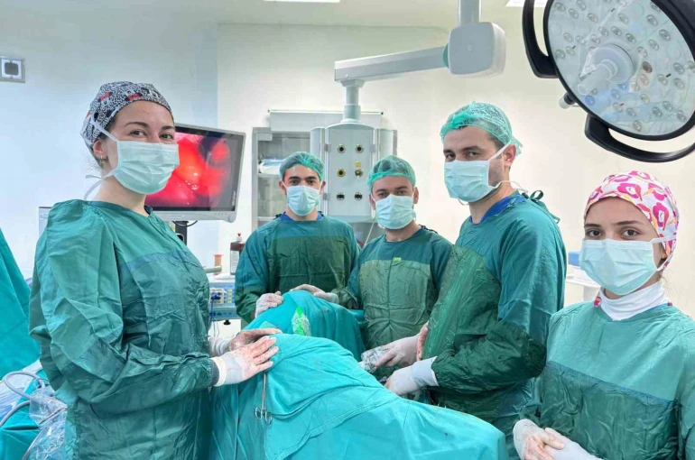 Akşehir Devlet Hastanesi’nde bir ilk: V-NOTES izsiz rahim ameliyatı 