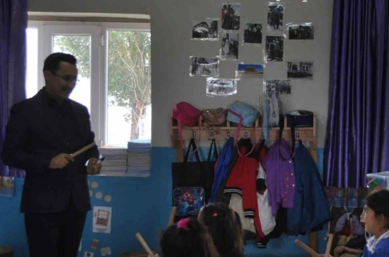 Akyaka Kaymakamı Demirtaş, okul ziyaretlerini sürdürüyor 