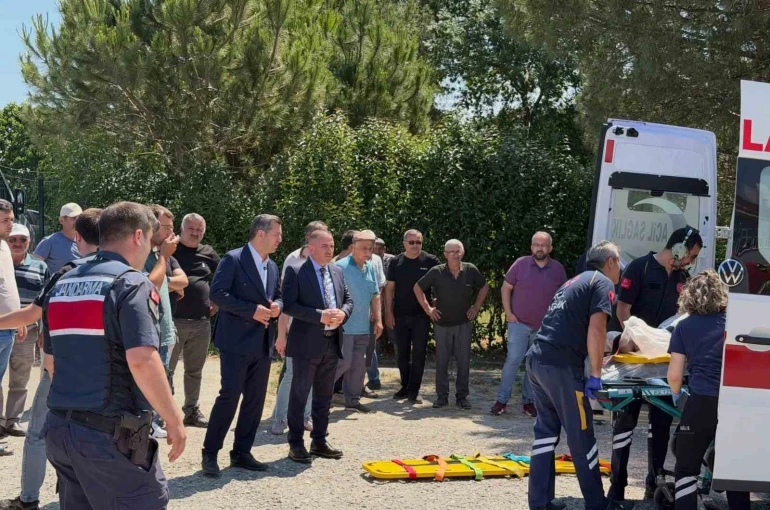 Alaçam’da traktör devrildi: Yaralı sürücü ambulans helikopterle sevk edildi 