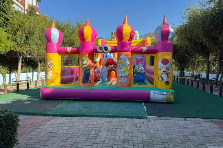 Alanya’da balon park yenilenerek hizmete sunuldu 