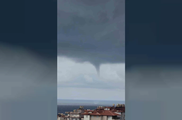 Alanya’da denizde hortum çıktı 