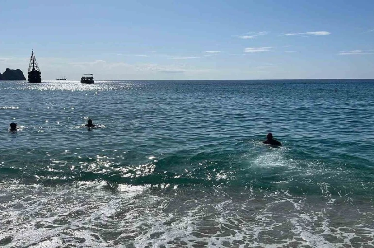 Alanya’da Kasım ayında deniz keyfi