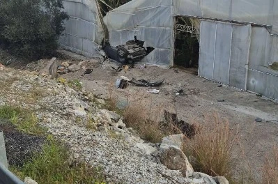 Alanya’da otomobil muz serasına devrildi: 1 ölü, 1 yaralı 