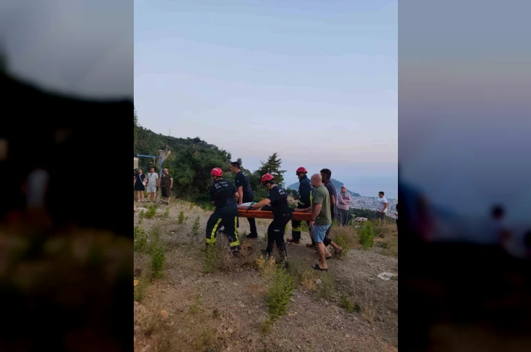 Alanya’da uçuruma yuvarlanan ATV sürücüsünü itfaiye ekipleri kurtardı 