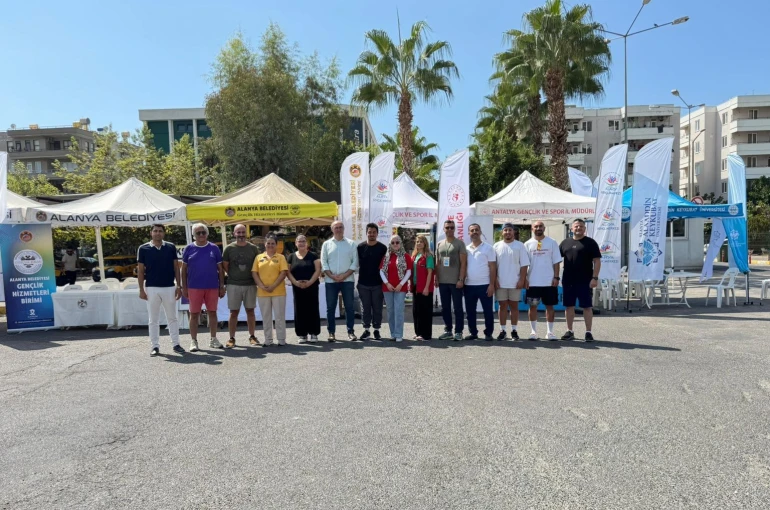 Alanya’da üniversite öğrencilerine sıcak karşılama