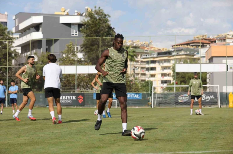 Alanyaspor, Gençlerbirliği maçı hazırlıklarını tamamladı 