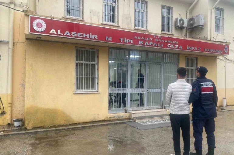 Alaşehir’de 5 bin 96 adet sentetik hap ele geçirildi