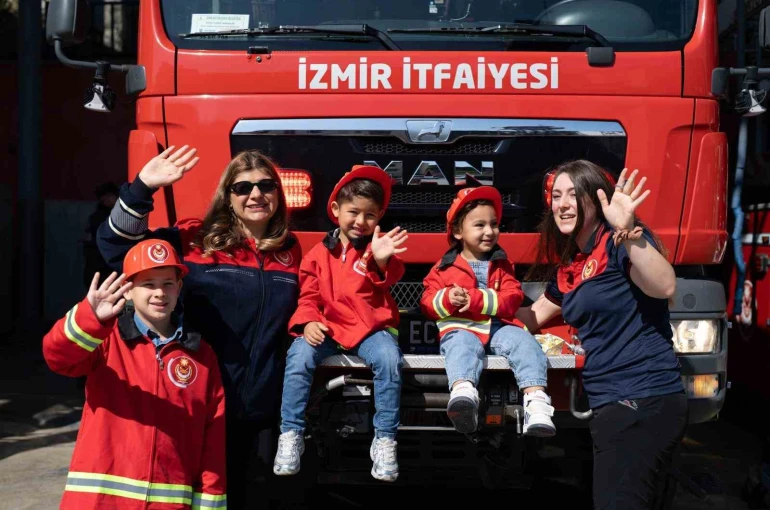 Alevlere koşan süper anneler 