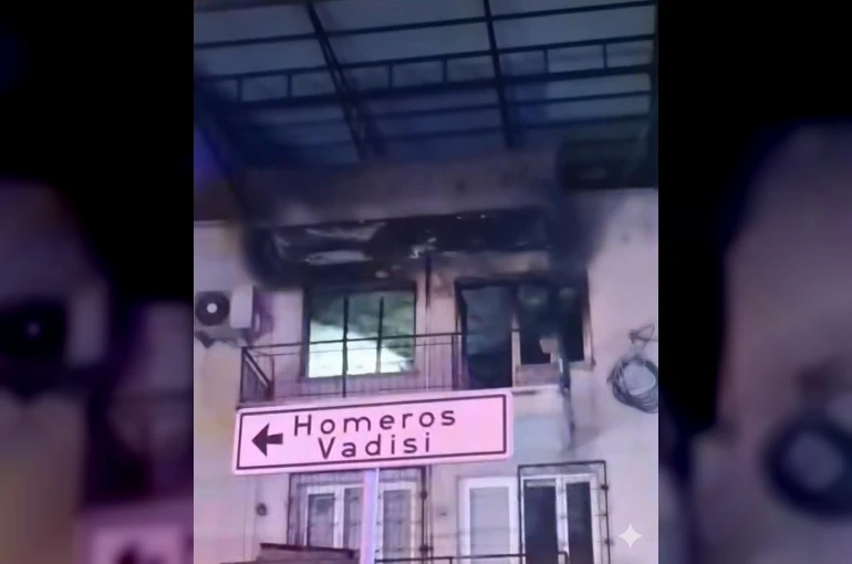 Alevlerin sardığı evden acı haber: Baba öldü, oğlu entübe