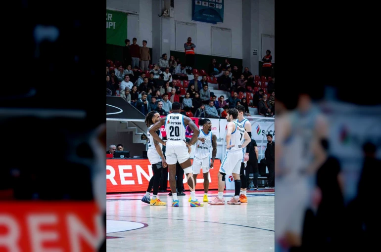 Aliağa Petkimspor ligde kaldı 