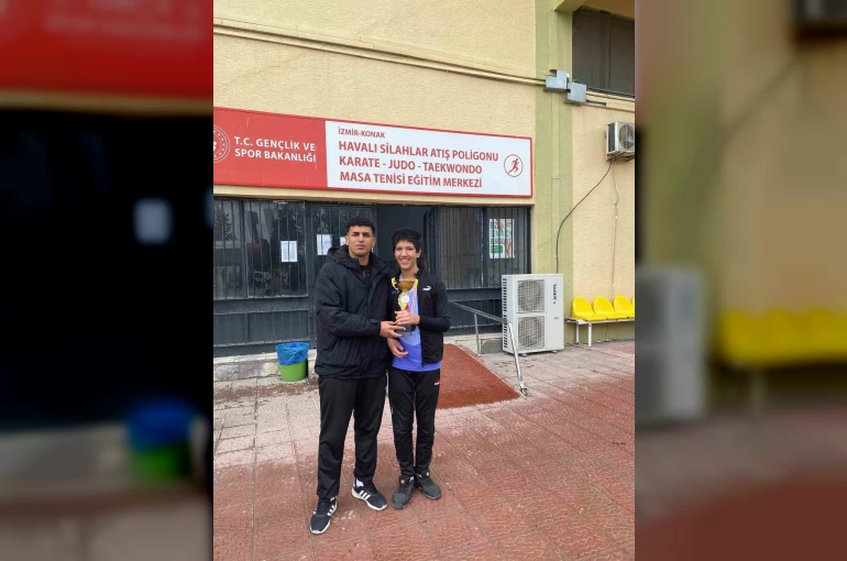 Aliağa’nın özel sporcularından çifte şampiyonluk