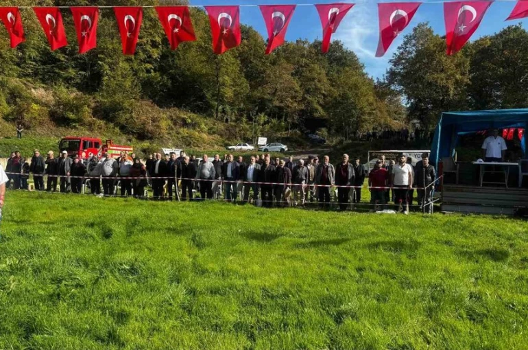 Alioğlu güreşlerinde pehlivanlar kıyasıya mücadele etti 