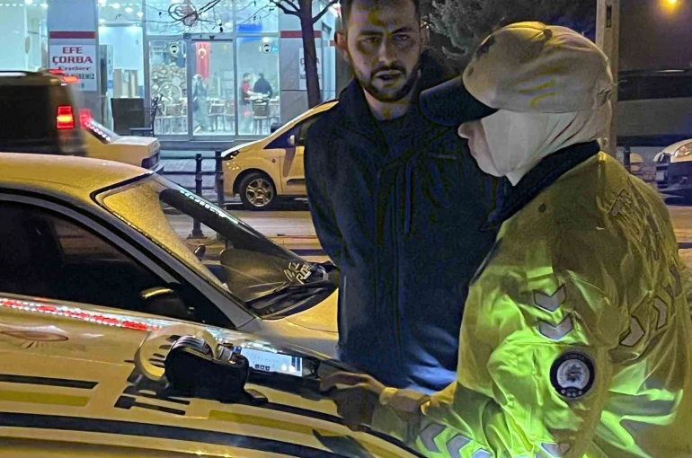 Alkolden ehliyetini kaptıran sürücü, yolu 15 kilometre uzatsa da kurtulamadı 