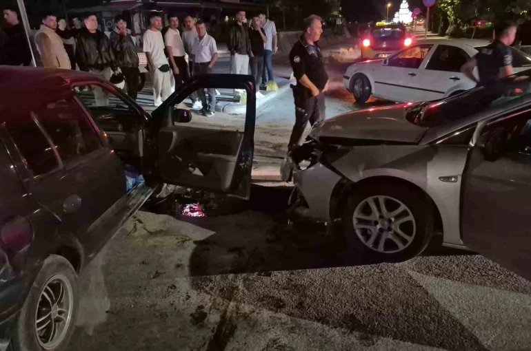Alkollü sürücü, fark etmediği beton refüjü aşıp kaza yaptı: "Ben orayı düz sandım" 