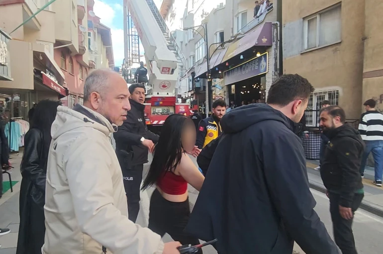 Alkolün etkisindeki kadın polise zor anlar yaşattı 