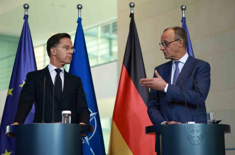 Almanya Başbakanı Merz: "Toprak tavizine cevap vermesi gerekenler öncelikle Ukrayna Başkanı ve halkıdır" 