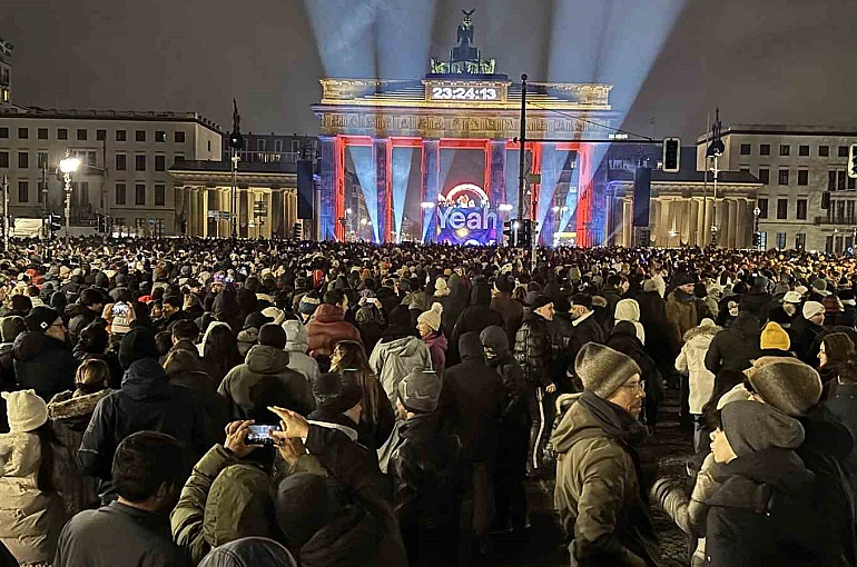 Almanya yeni yıla yoğun güvenlik önlemleri altında girdi 