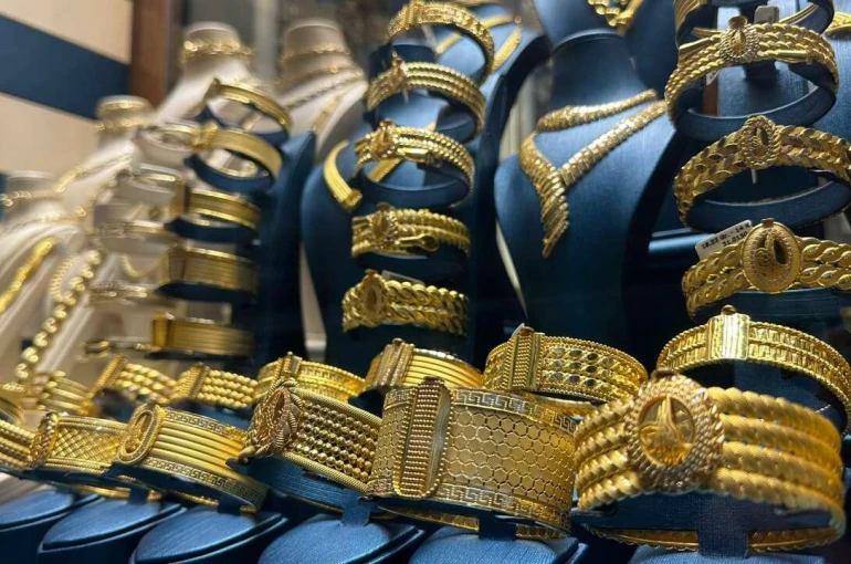 Altın Haftaya Hareketsiz Başladı