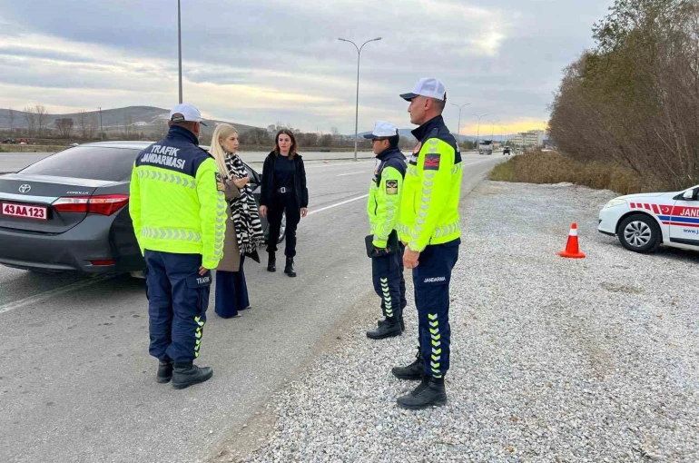 Altıntaş Kaymakamı Ayşegül Yıldırım yol denetimine katıldı 