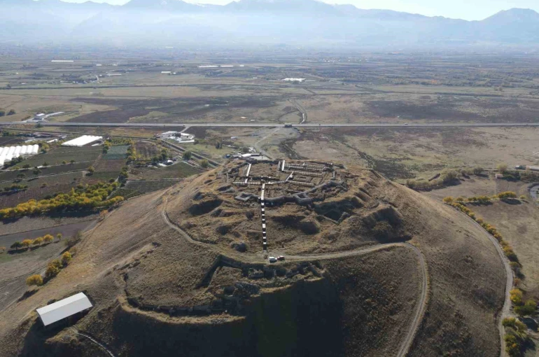Altıntepe Kalesi, Urartu medeniyetinin izlerini yaşatıyor