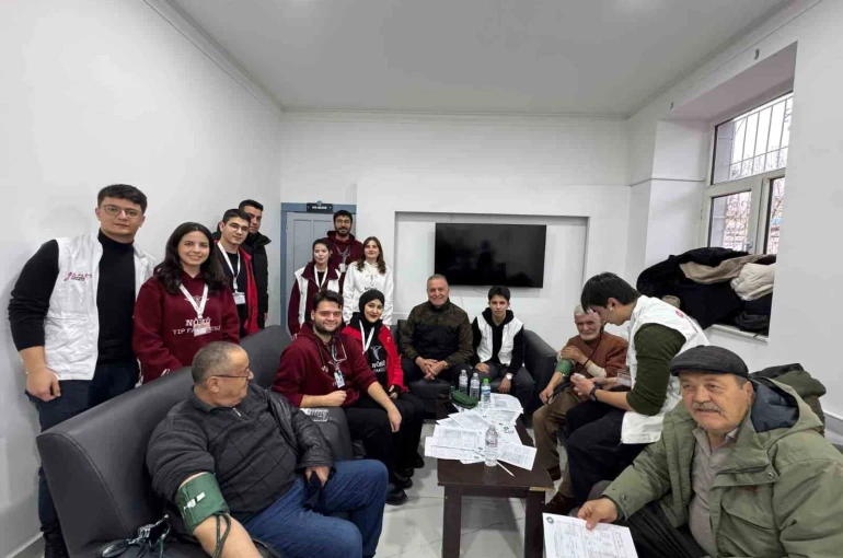 Altunhisar’da Sağlık Sokağı Projesi yoğun ilgi gördü