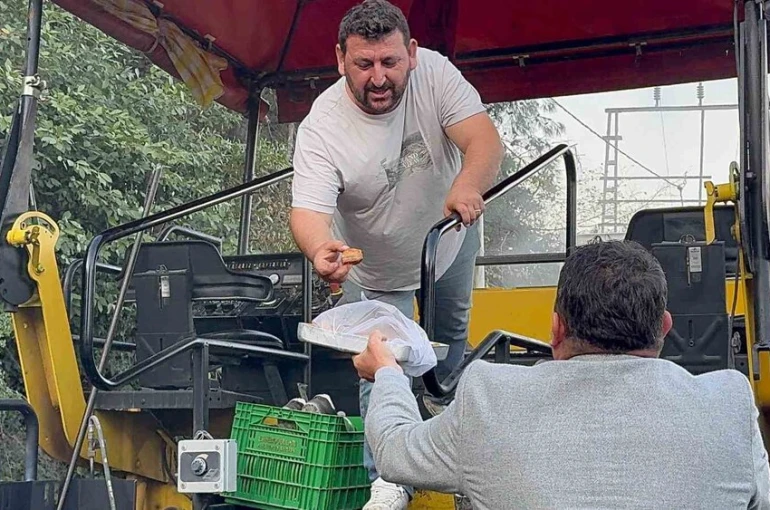 Amasra’da yol çalışmasına baklavalı teşekkür