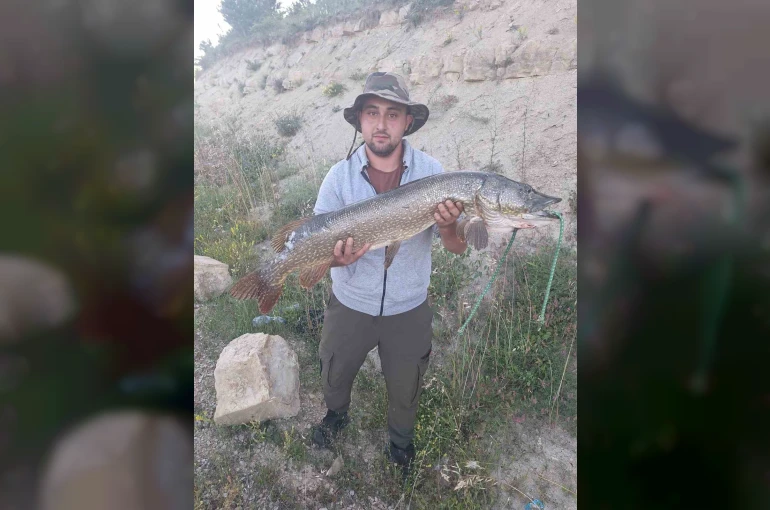 Amatör balıkçıdan 112 santimetrelik av 